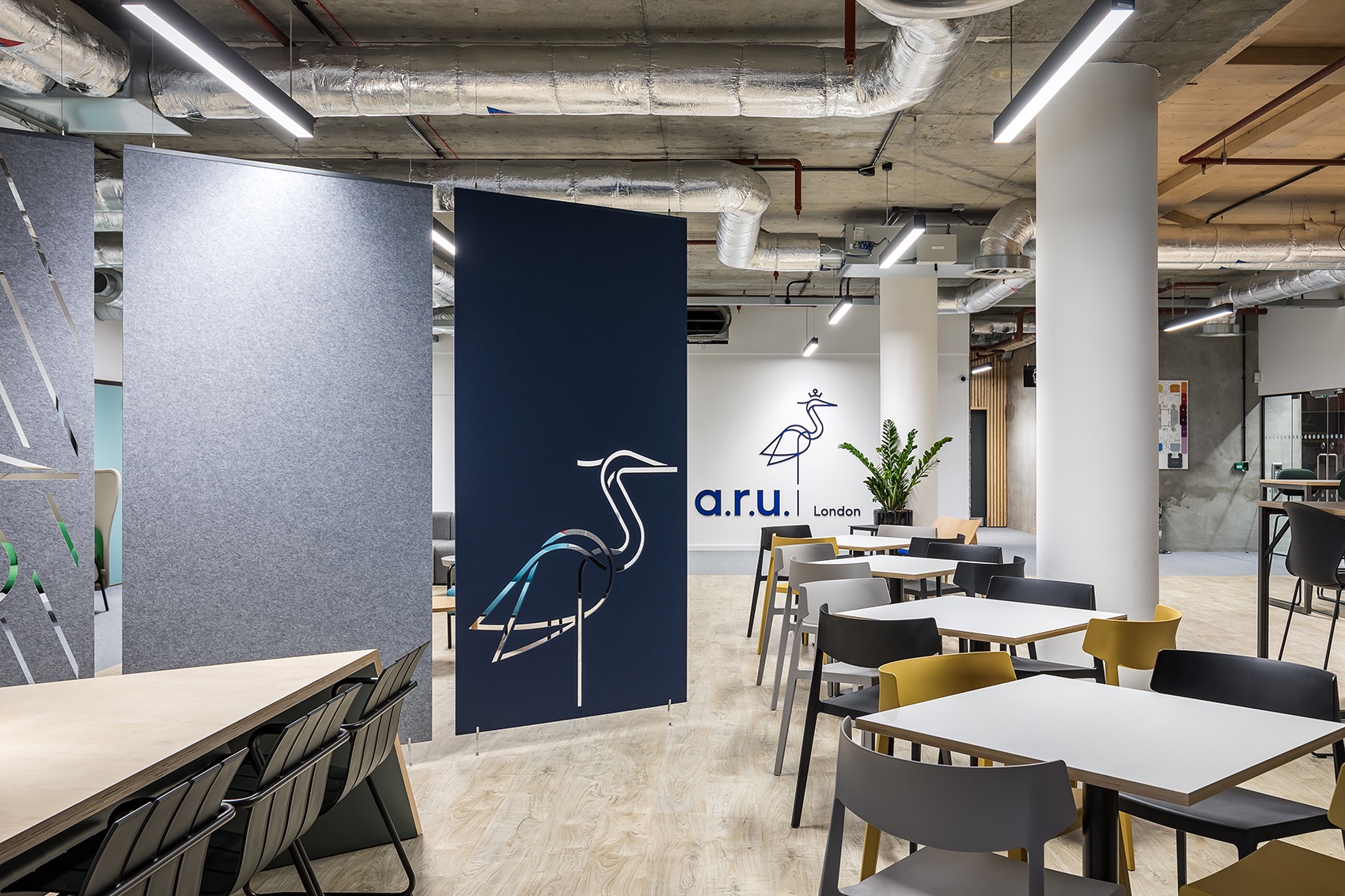 Collaborative space anglia-ruskin-university-office-london-10