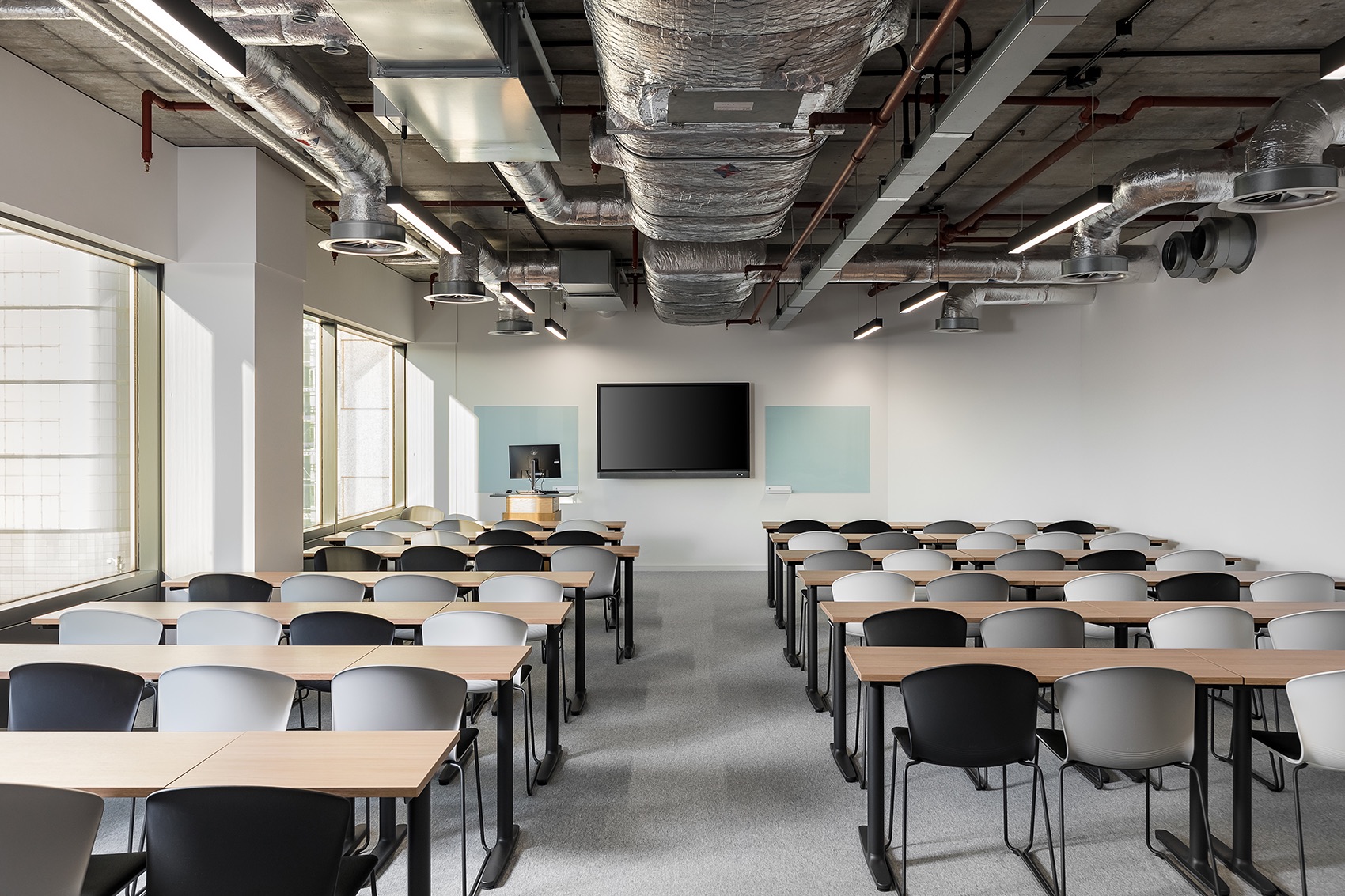 Classroom anglia-ruskin-university-office-london-15