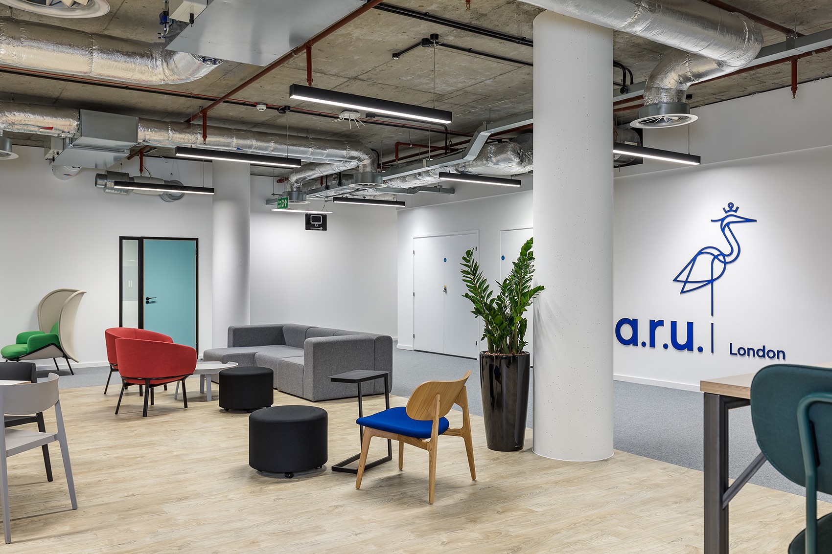 Breakout space anglia-ruskin-university-office-london-17