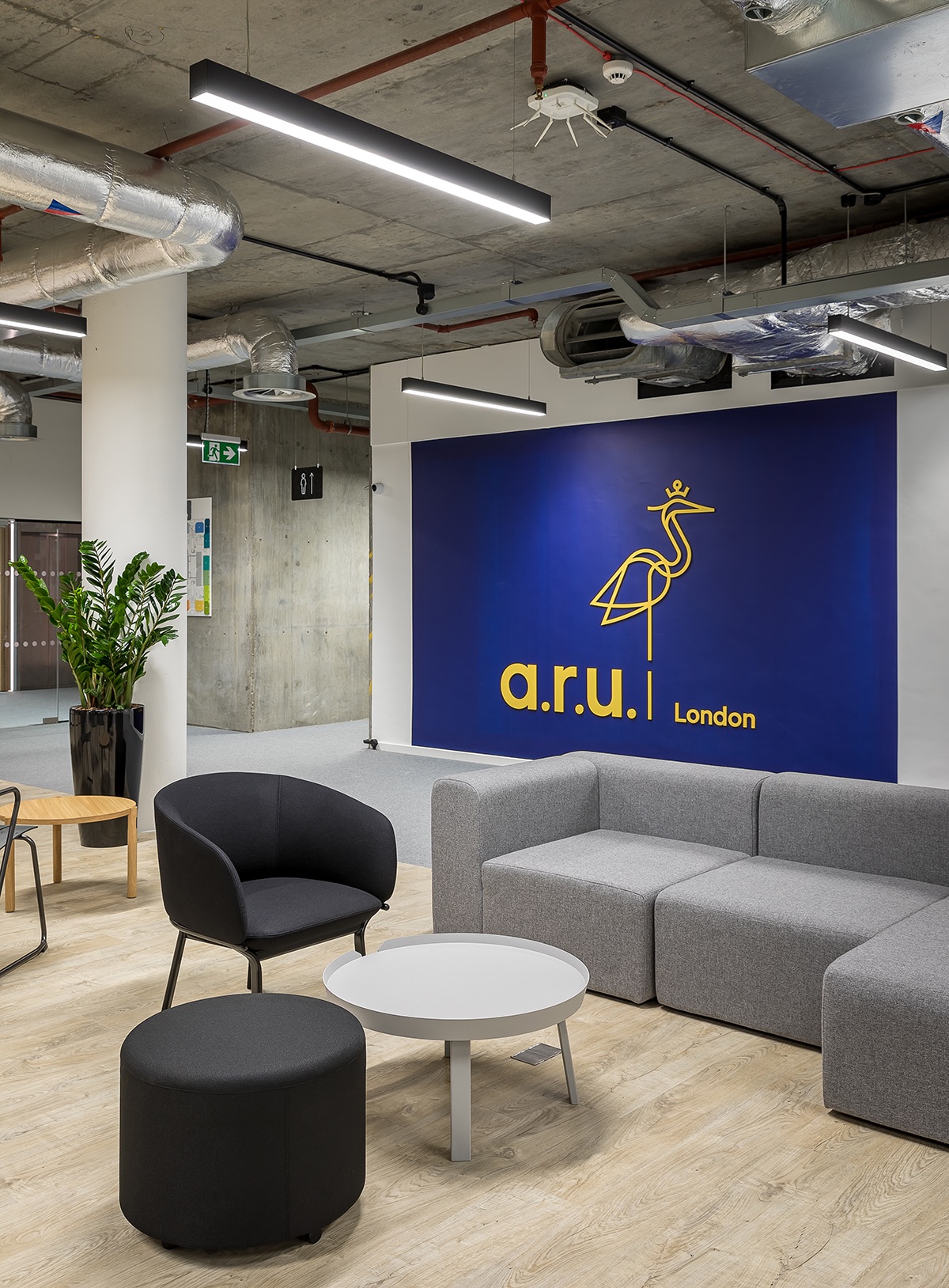 Breakout space anglia-ruskin-university-office-london-19
