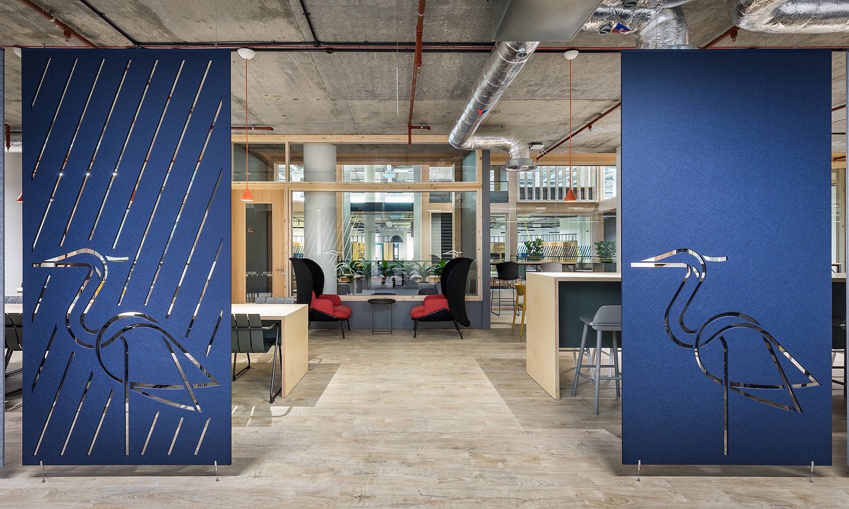 Collaborative space anglia-ruskin-university-office-london-8