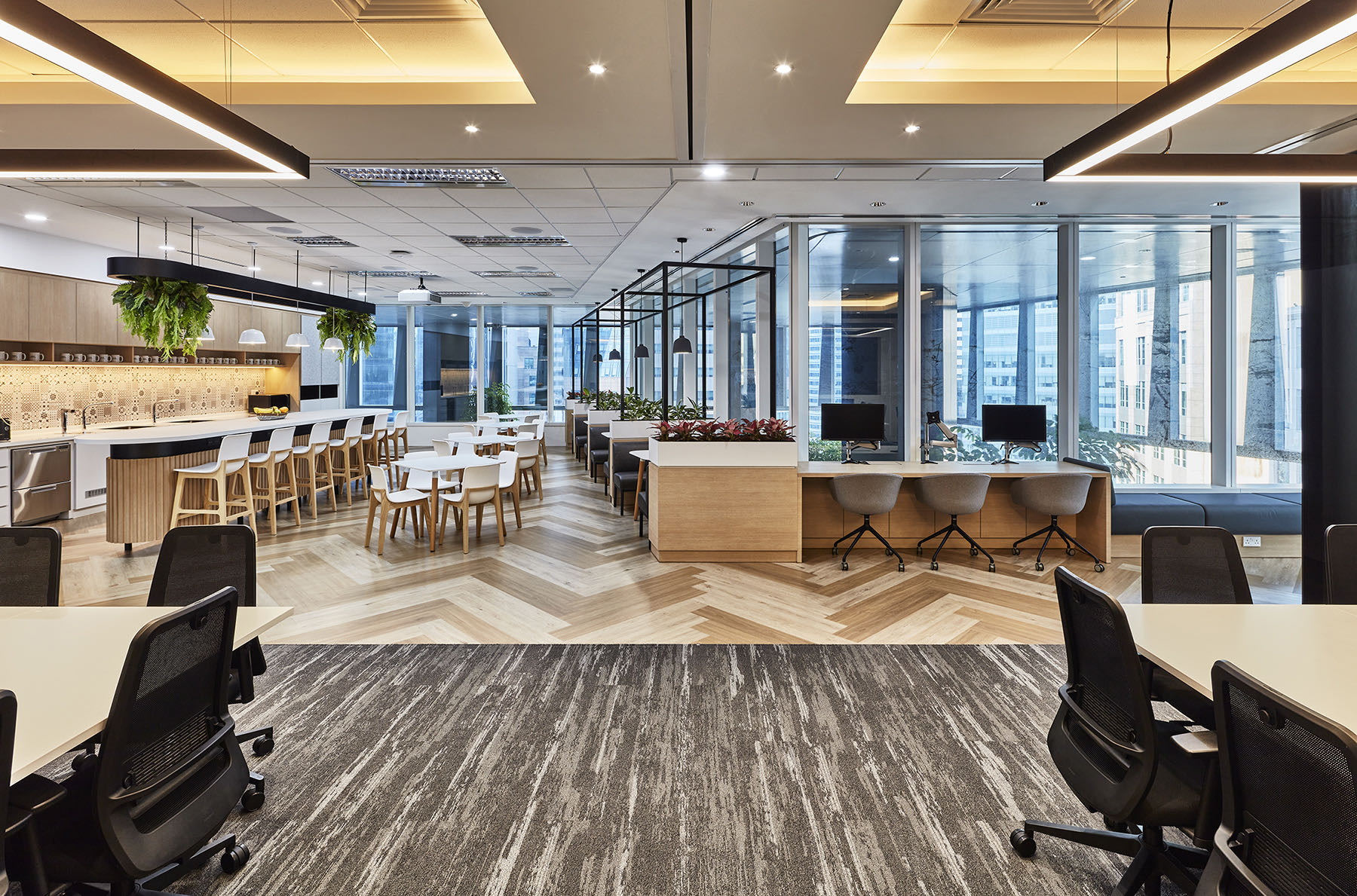 Café / Communal space bbc-studios-singapore-office-13