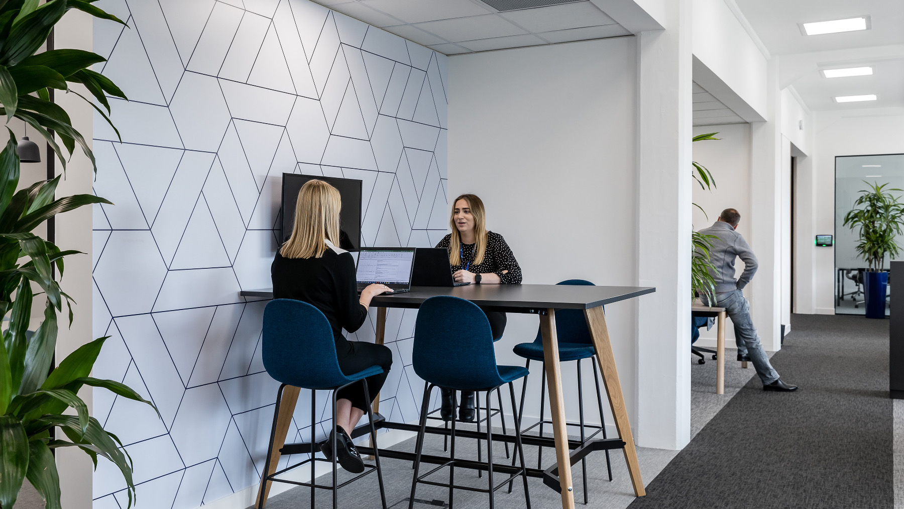 Meeting room bionical-emas-office-7