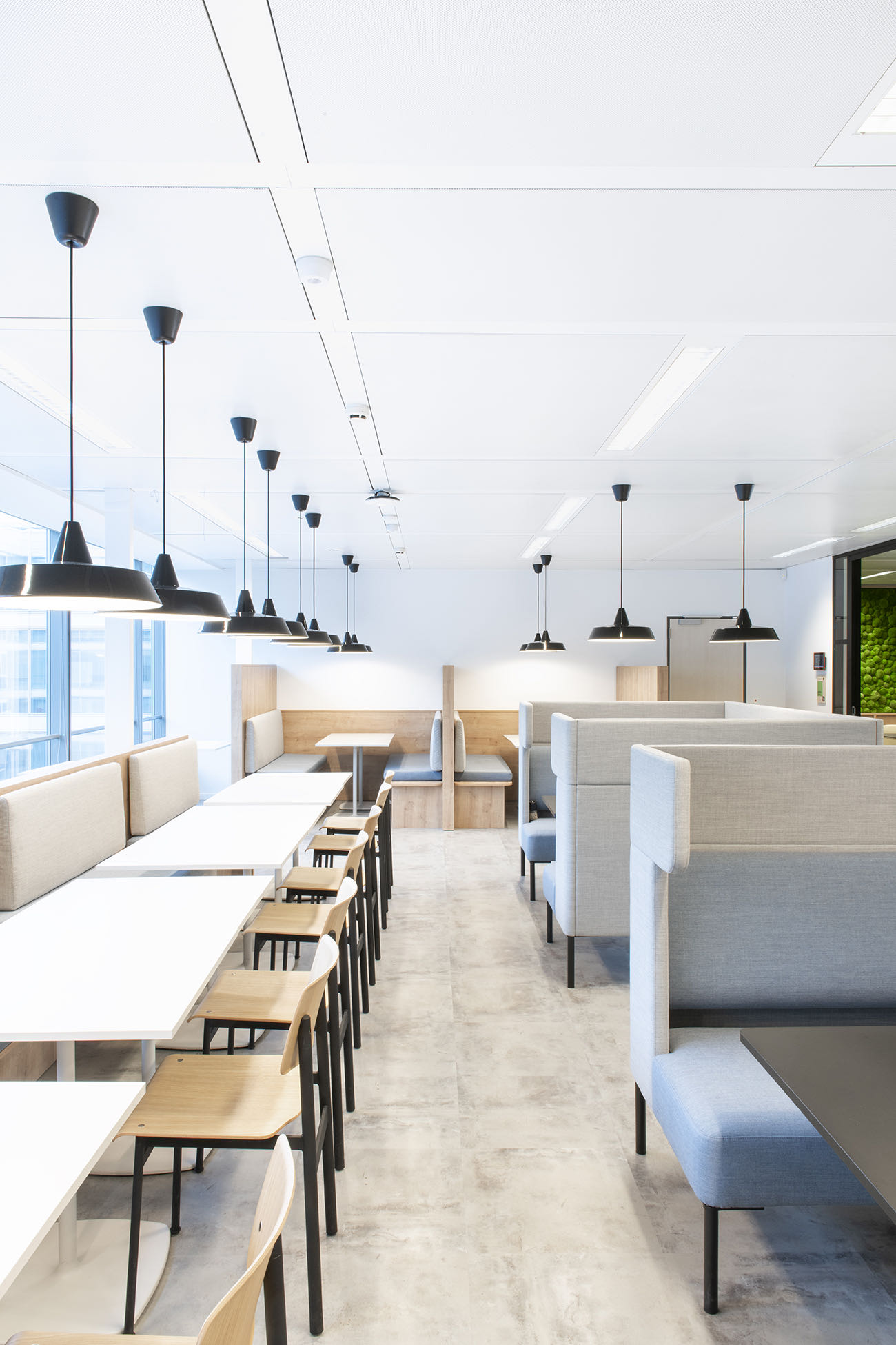 Seating area cefora-brussels-office-10