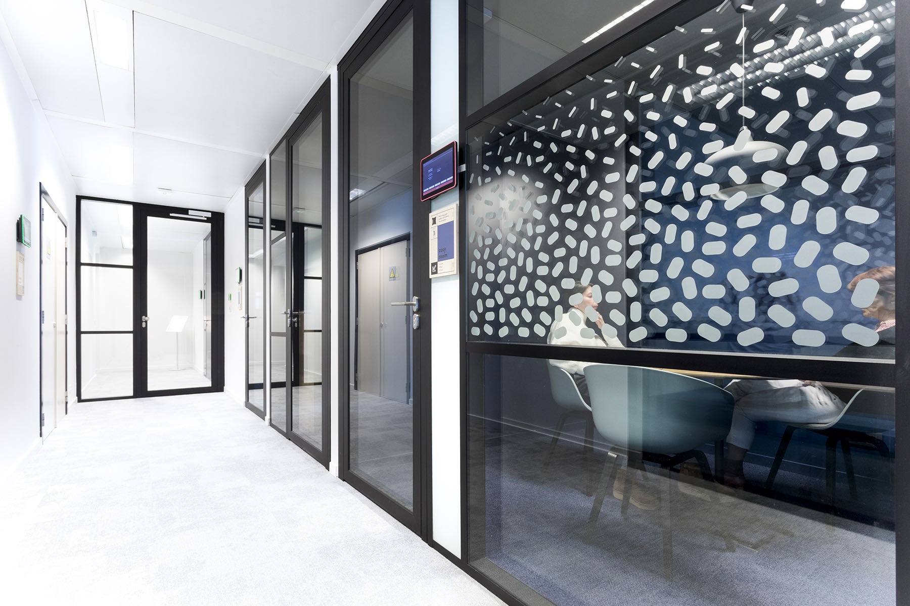 Corridor / meeting room cefora-brussels-office-3