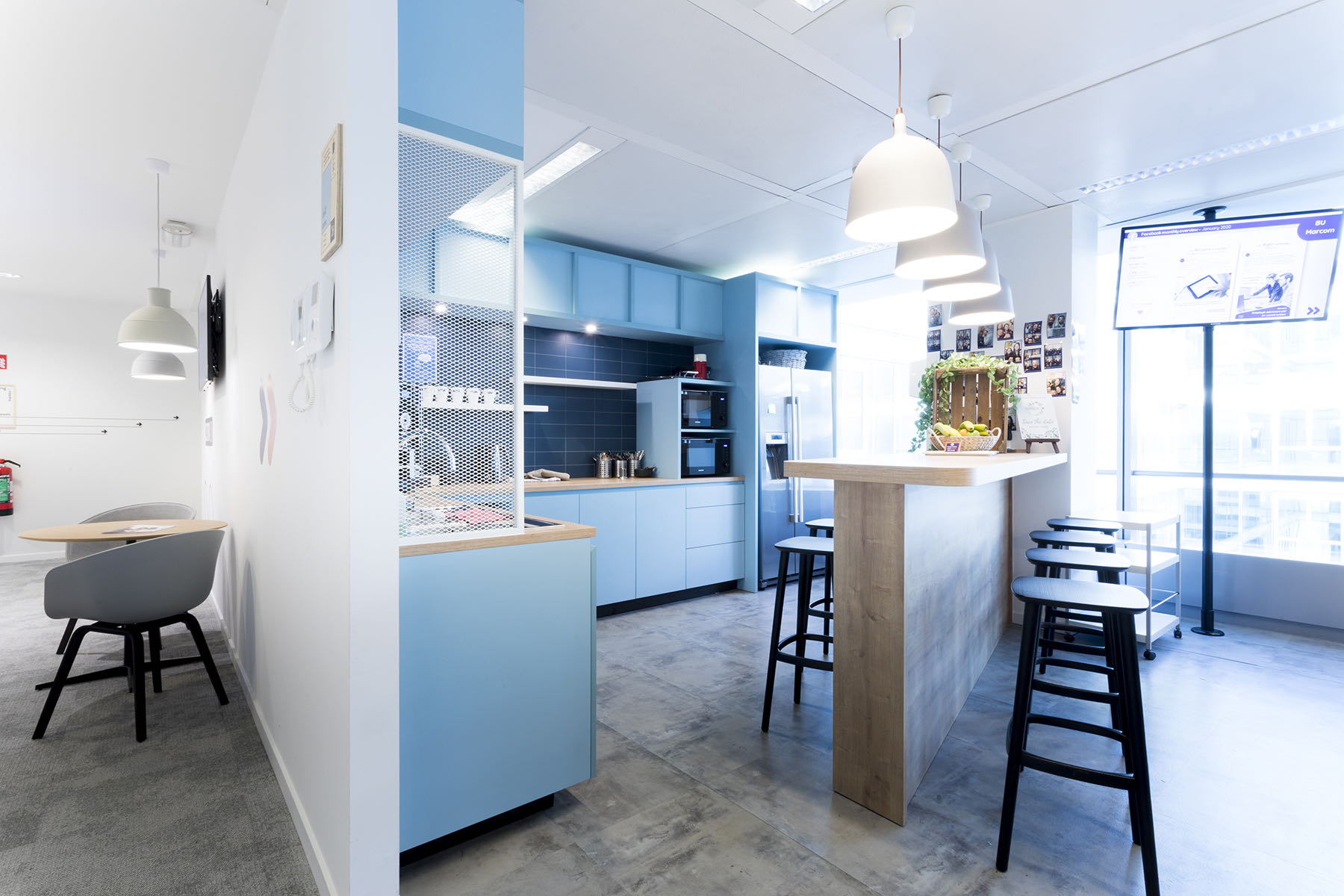 Kitchen cefora-brussels-office-6