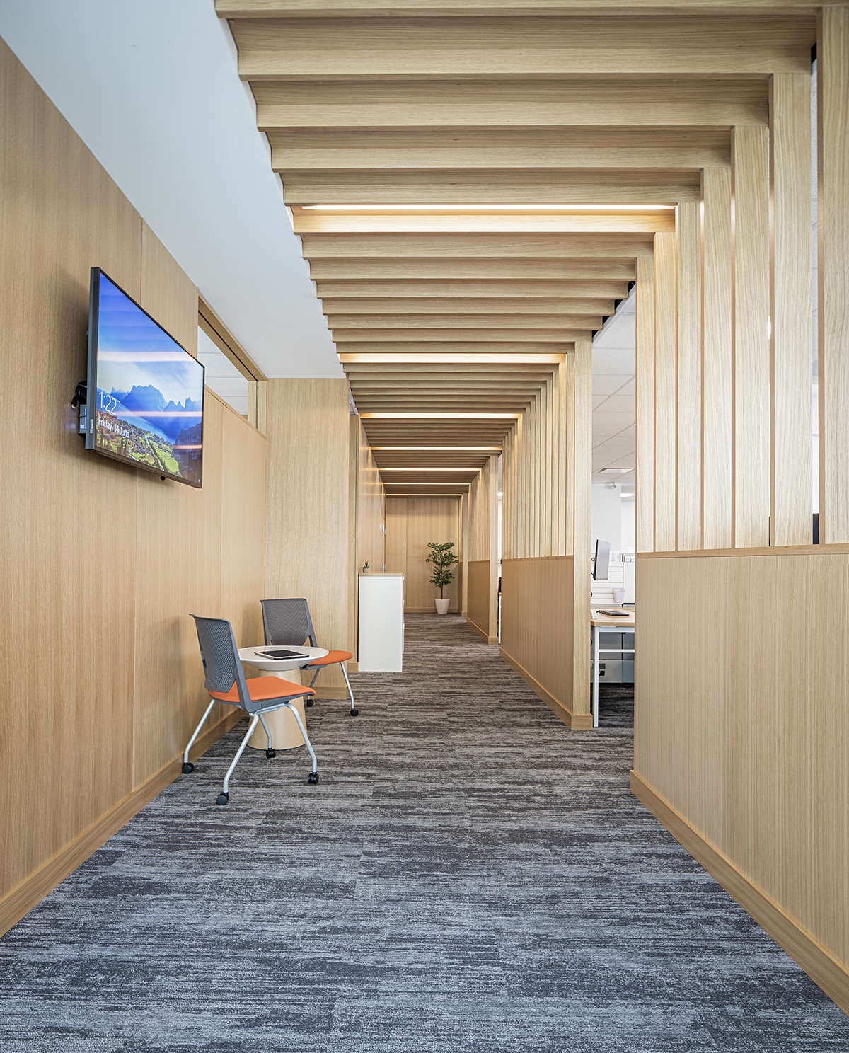 Corridor financial-operation-offices-vancouver-5