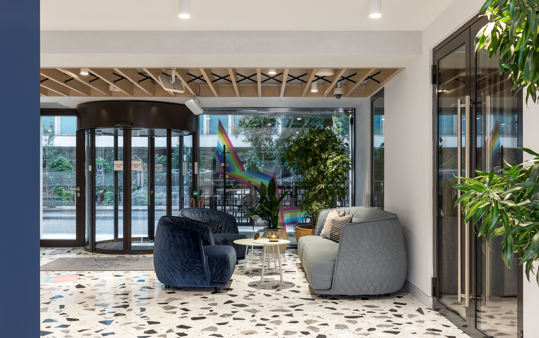 Lobby fora-london-office-2