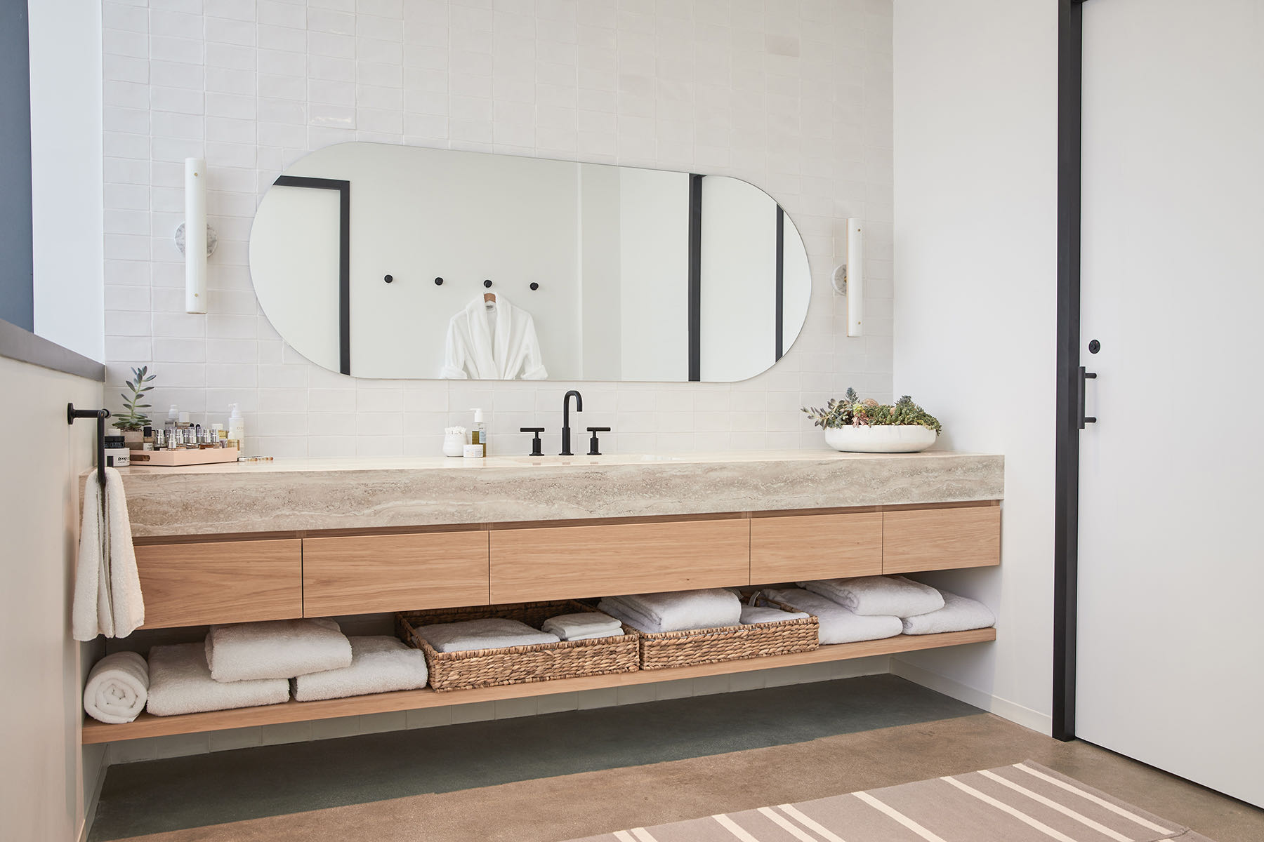 Bathroom goop-santa-monica-office-17