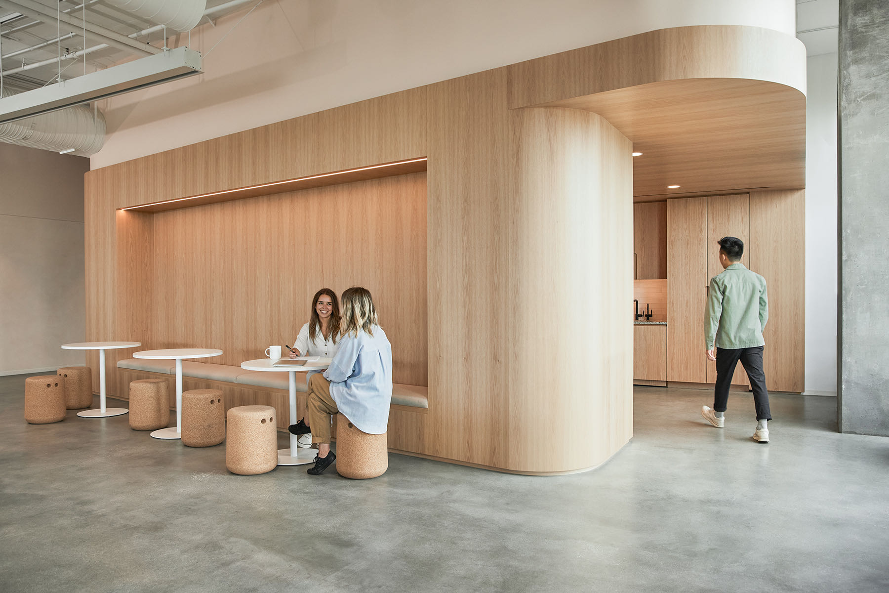 Lounge goop-santa-monica-office-6