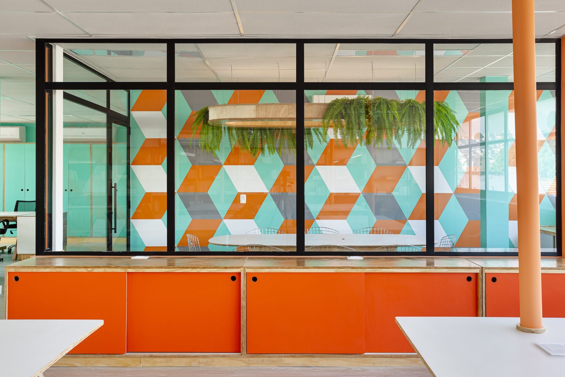 Corridor h-record-rio-office-12
