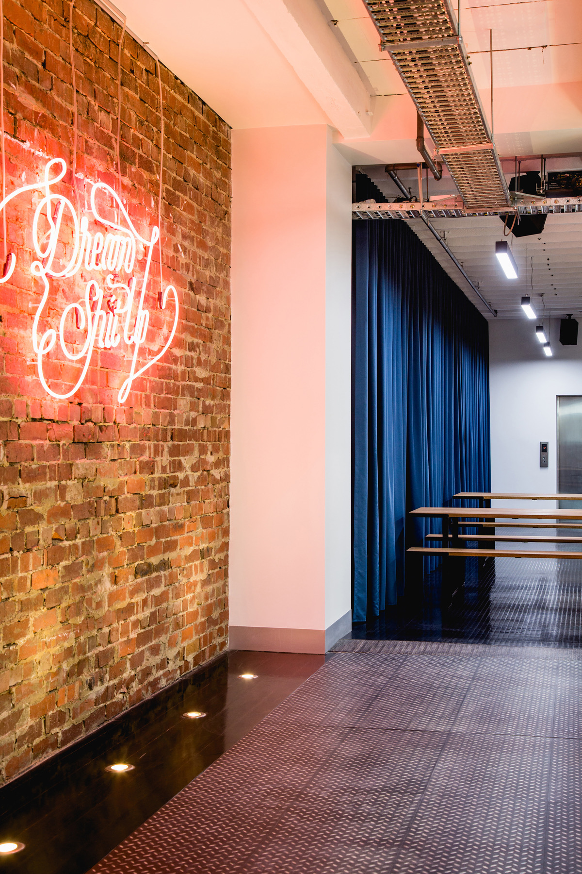 Entrance havas-melbourne-office-1