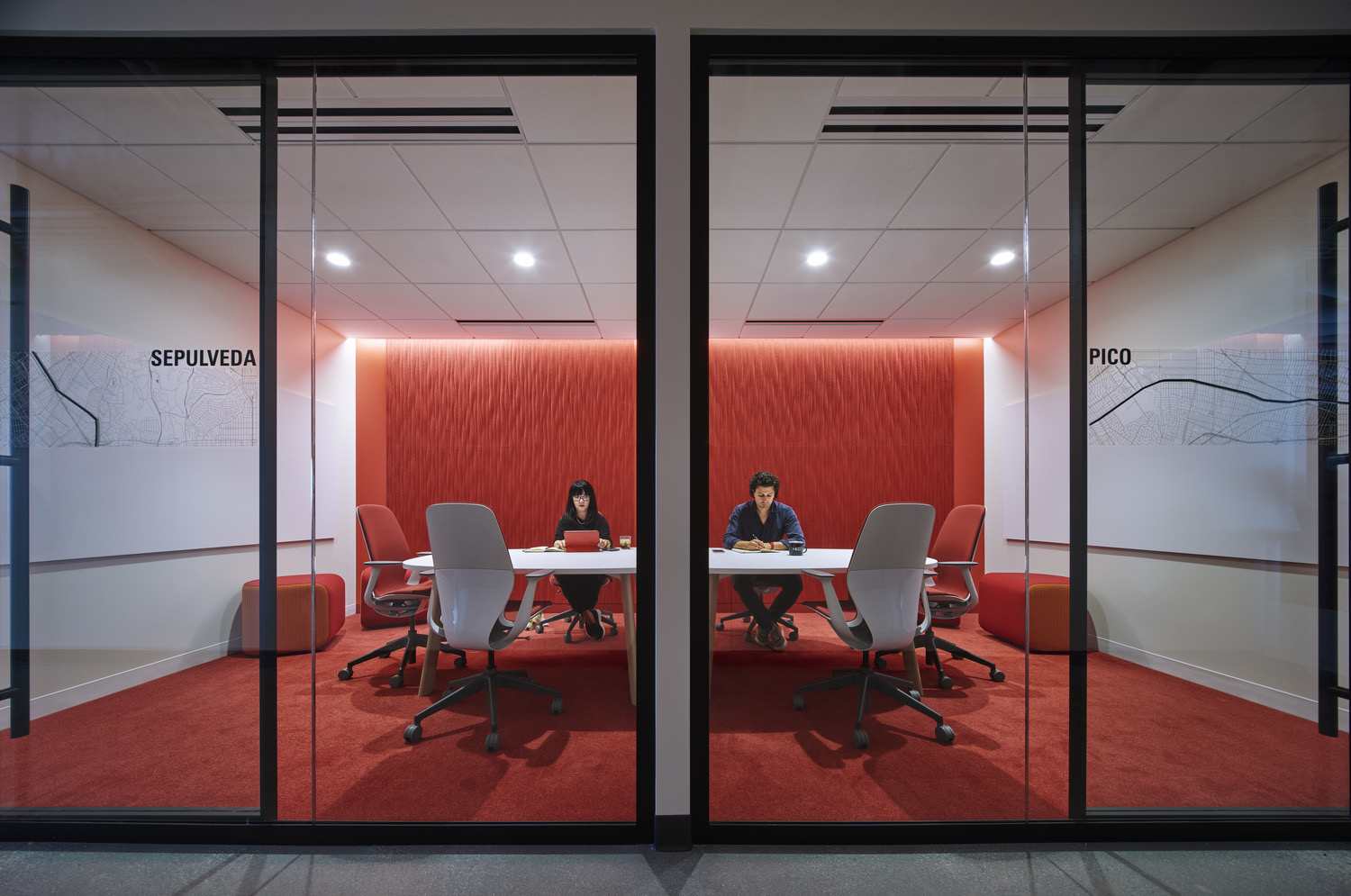 Meeting room hed-los-angeles-office-2