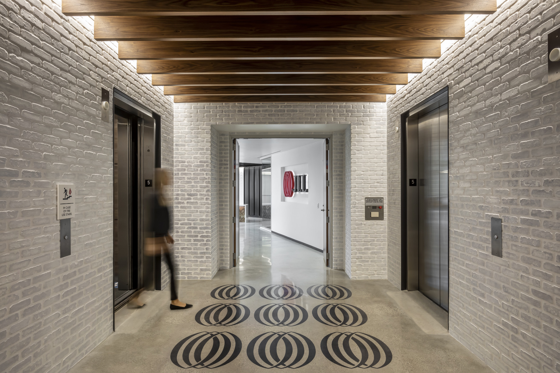 Elevator lobby jll-irvine-office-3