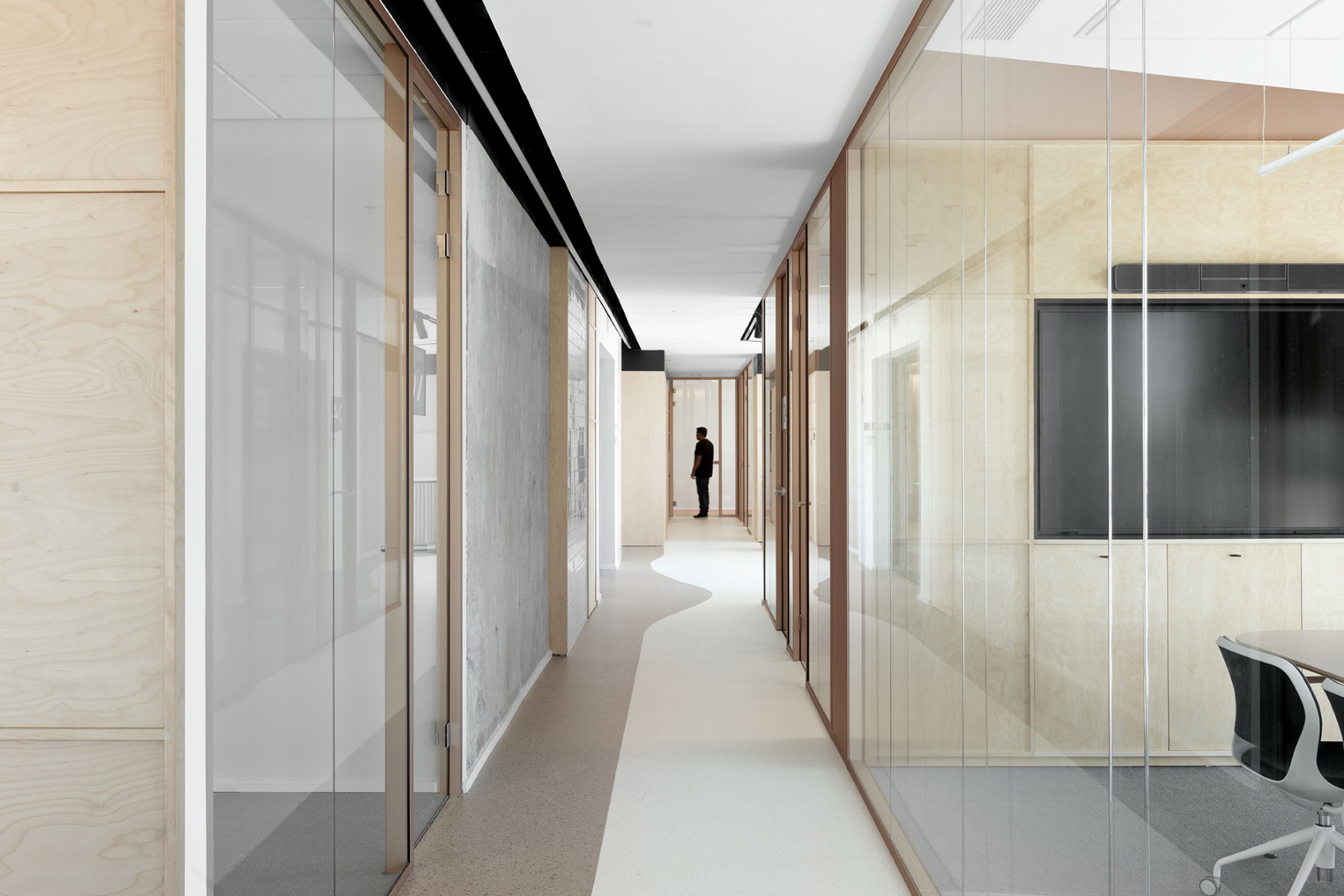 Corridor md-biosciences-office-13