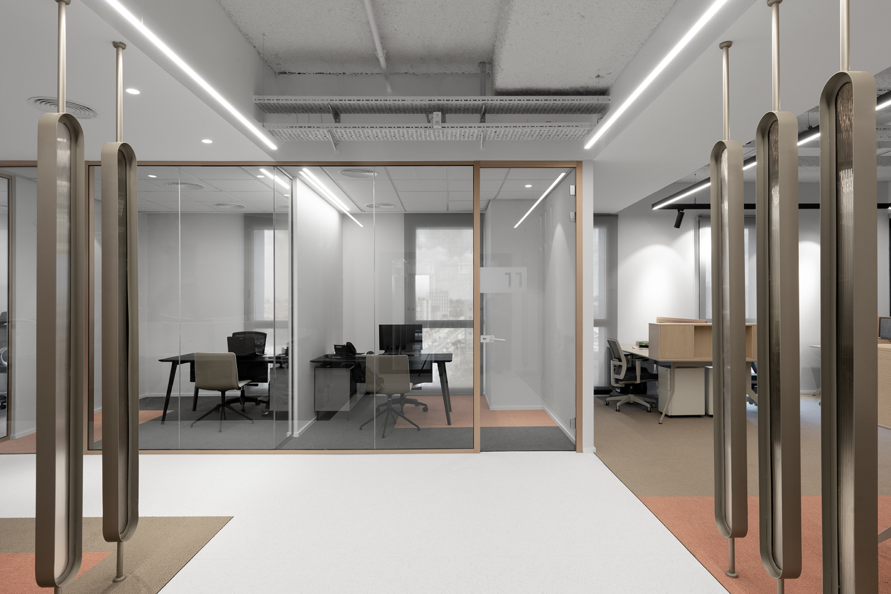 Coridor md-biosciences-office-32