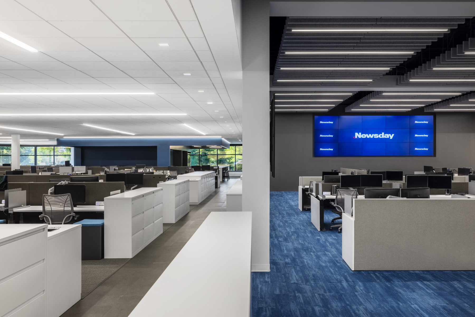 Open-plan workspace newsday-office-10