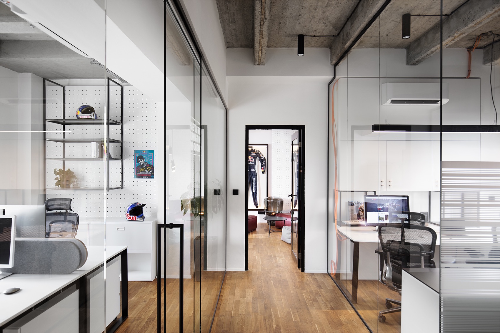 Workspaces redbull-prague-office-11