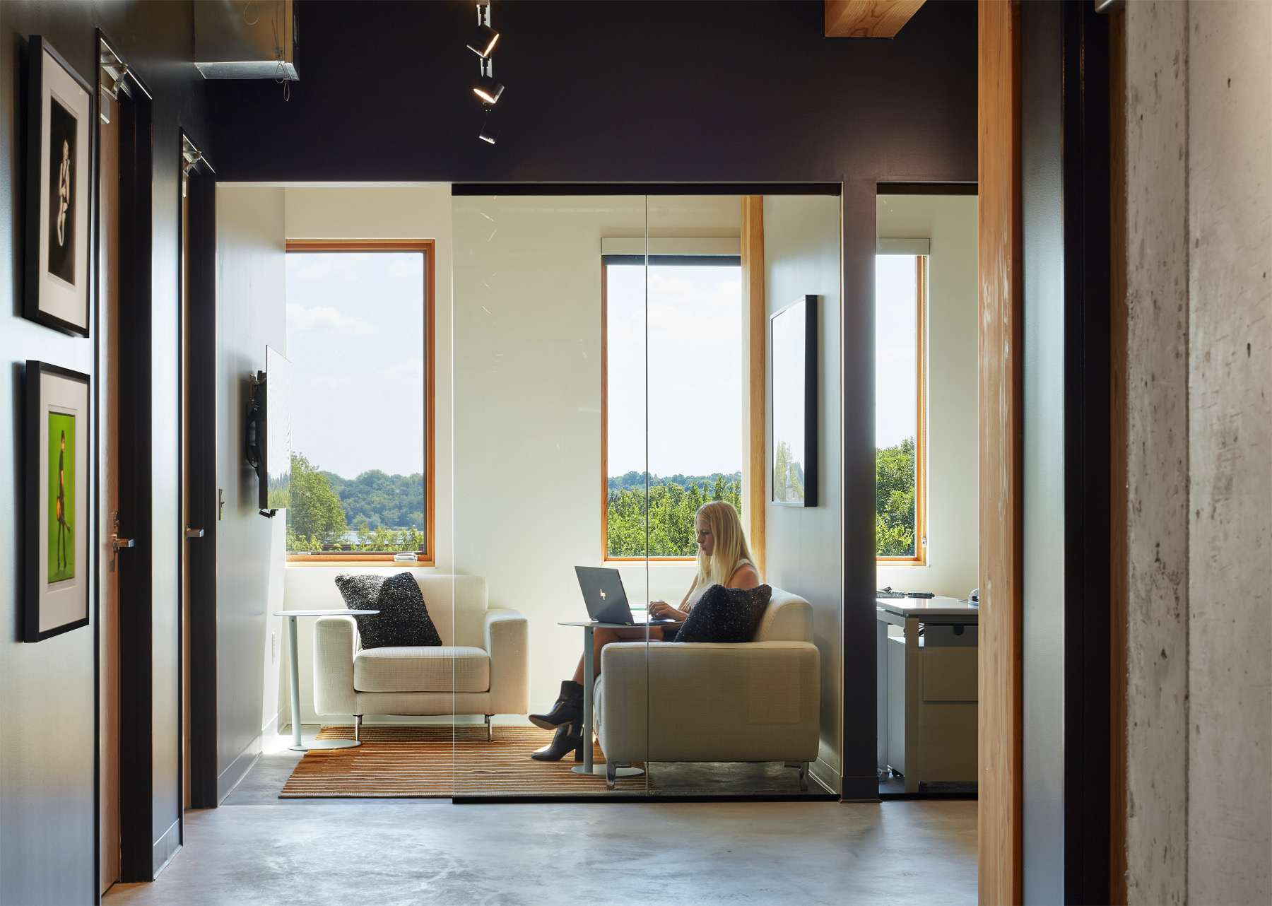 Lounge rise-and-shine-minneapolis-office-5