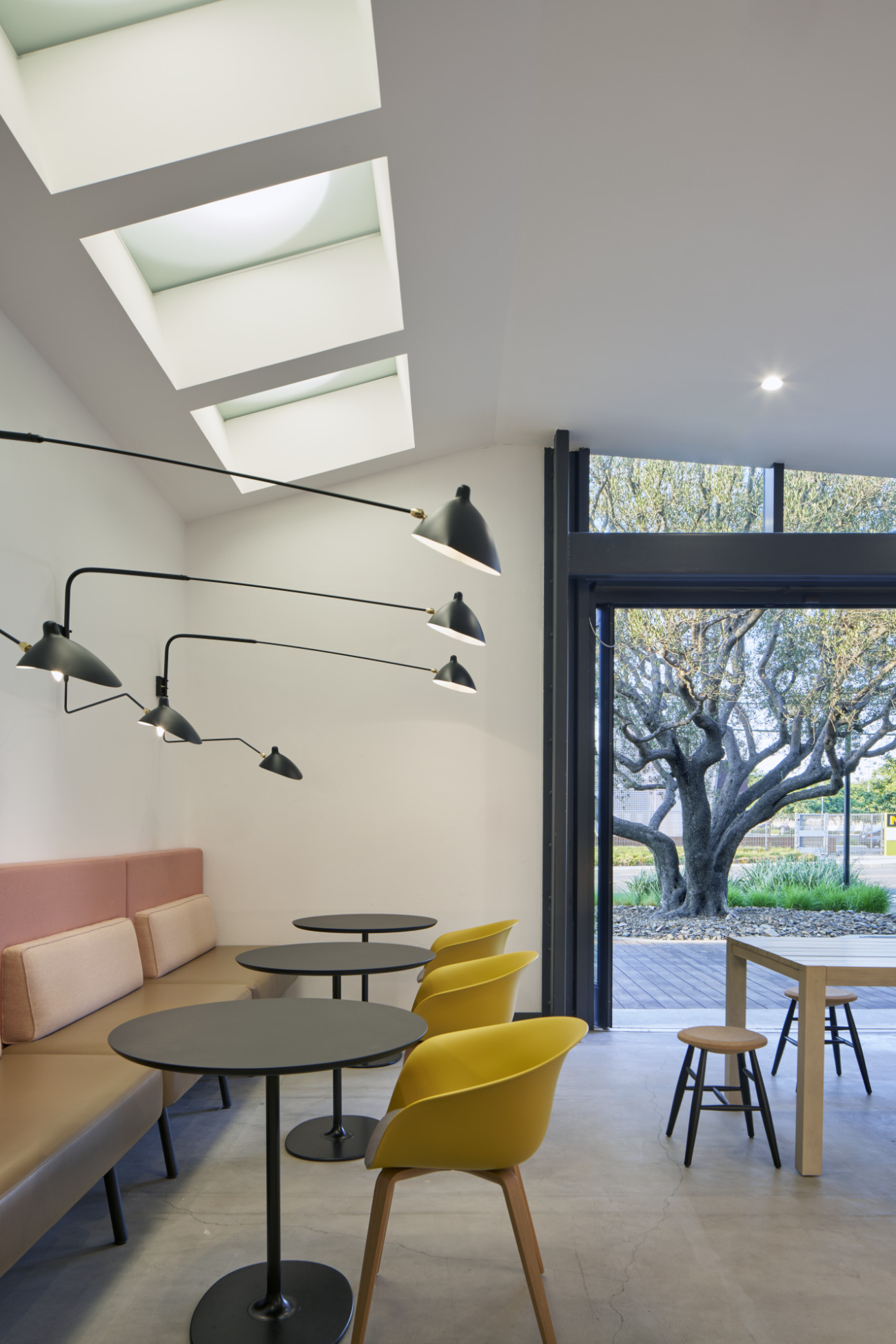 Collaborative space saatchi-and-saatchi-la-office-11