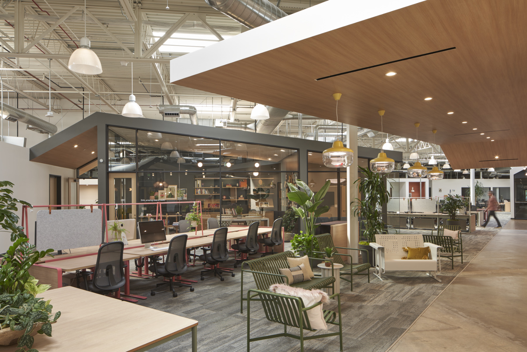 Breakout space saatchi-and-saatchi-la-office-4