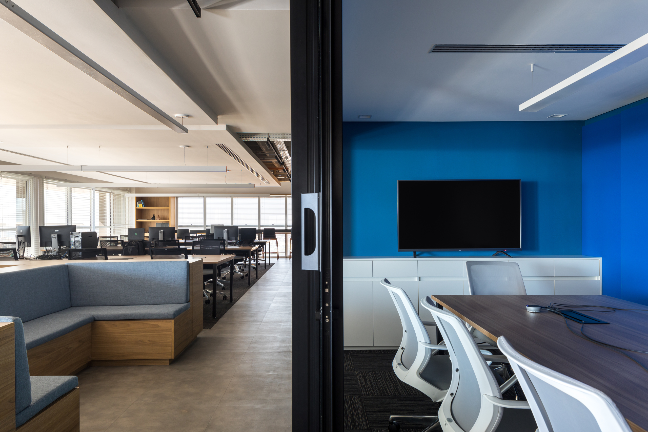 Meeting room senai-pr-office-17