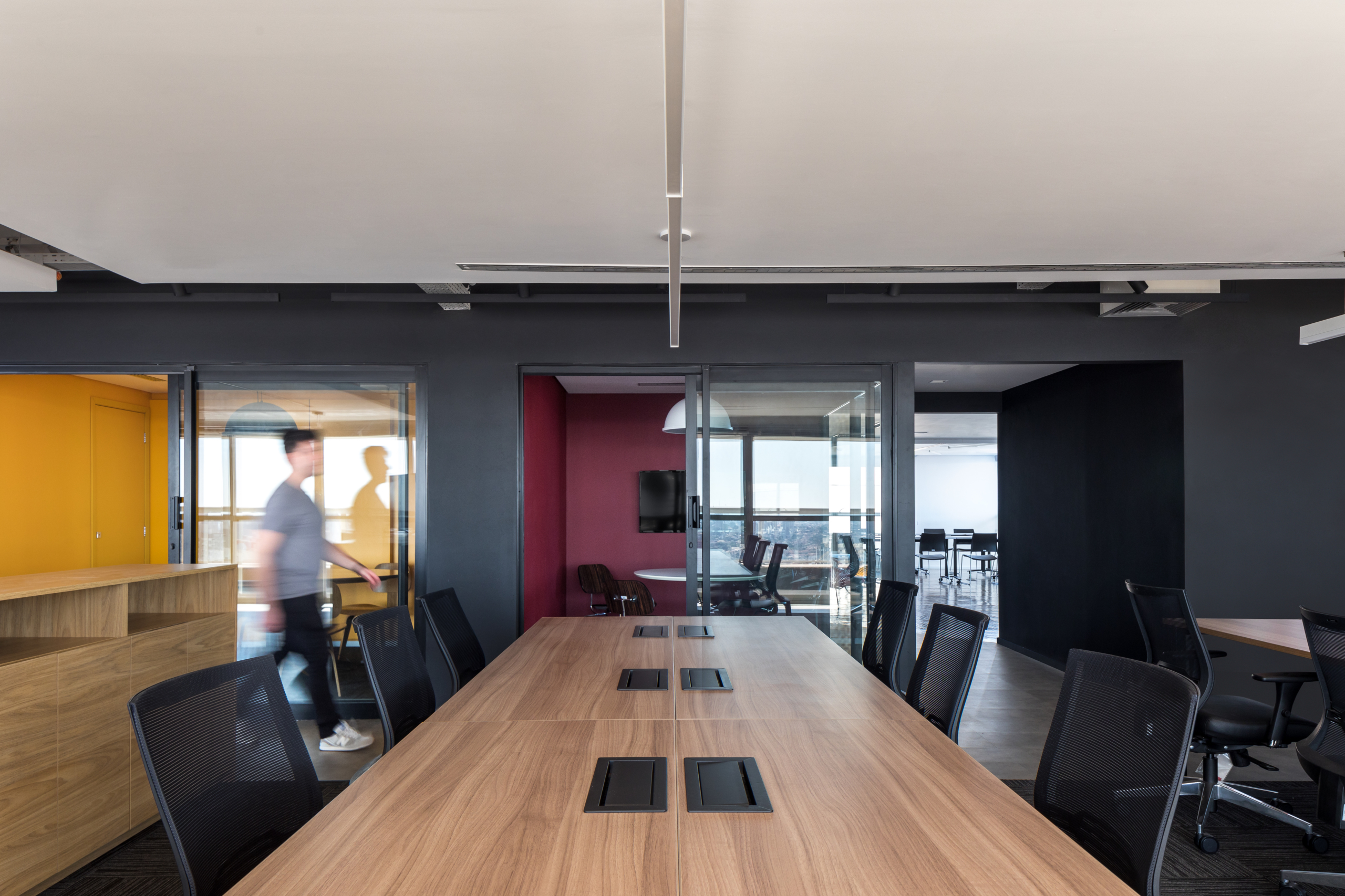 Meeting room senai-pr-office-5