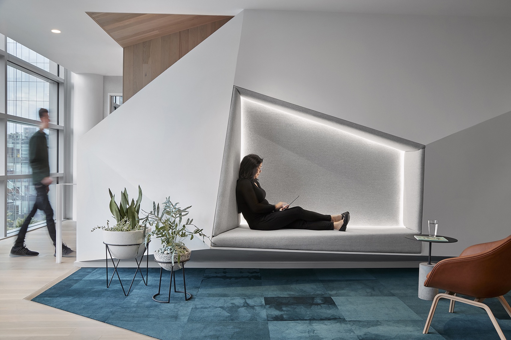 Seating nook slack-office-san-francisco-6