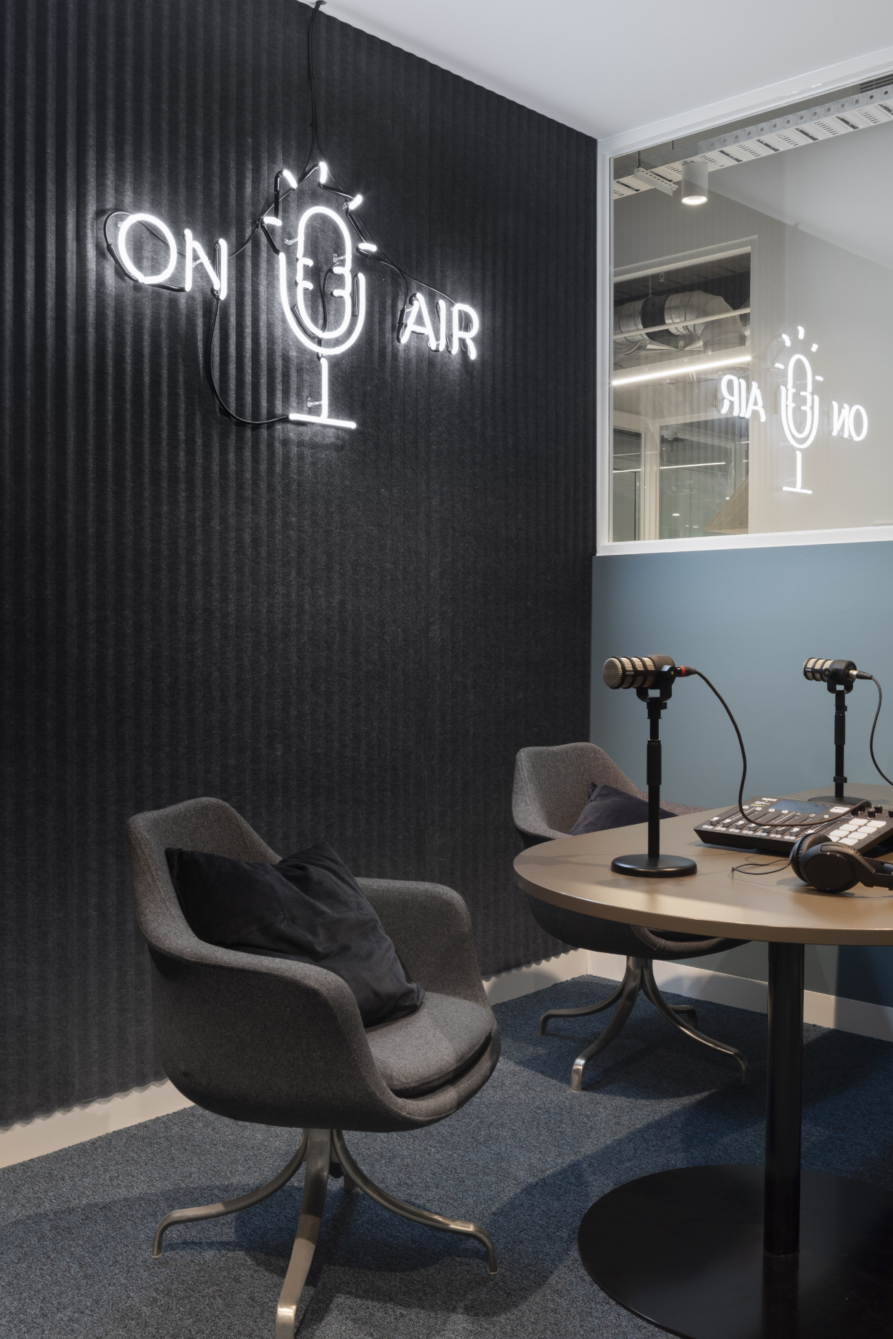 Podcast studio the-commons-south-yara-coworking-11