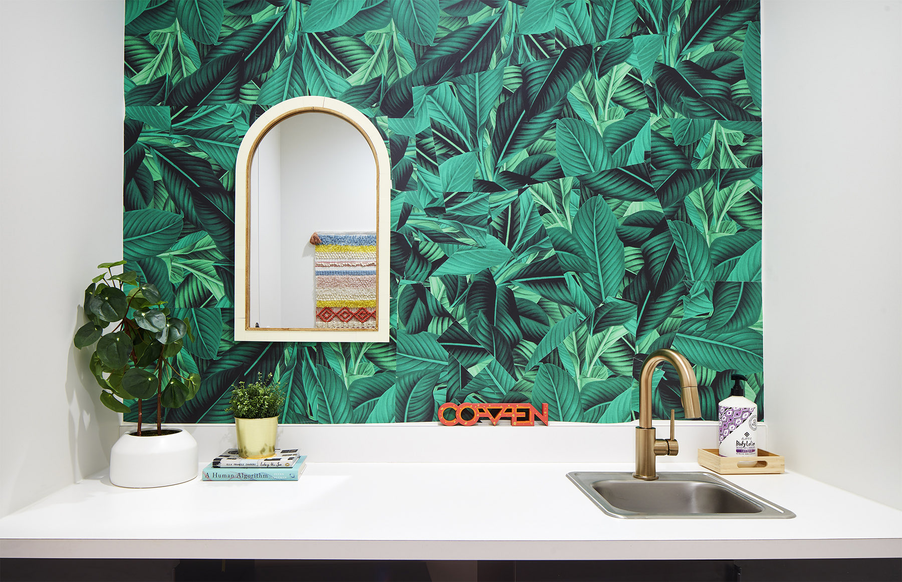 Bathroom the-coven-saint-paul-coworking-20
