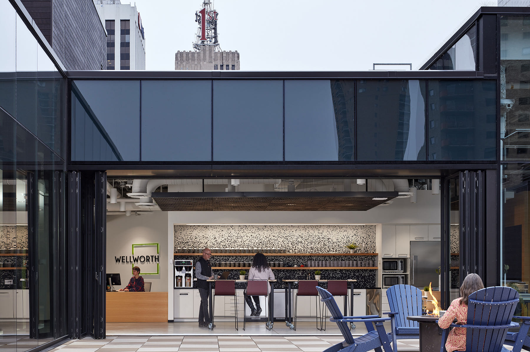 Collaborative space / outdoor garden wellworth-gensler-coworking-3