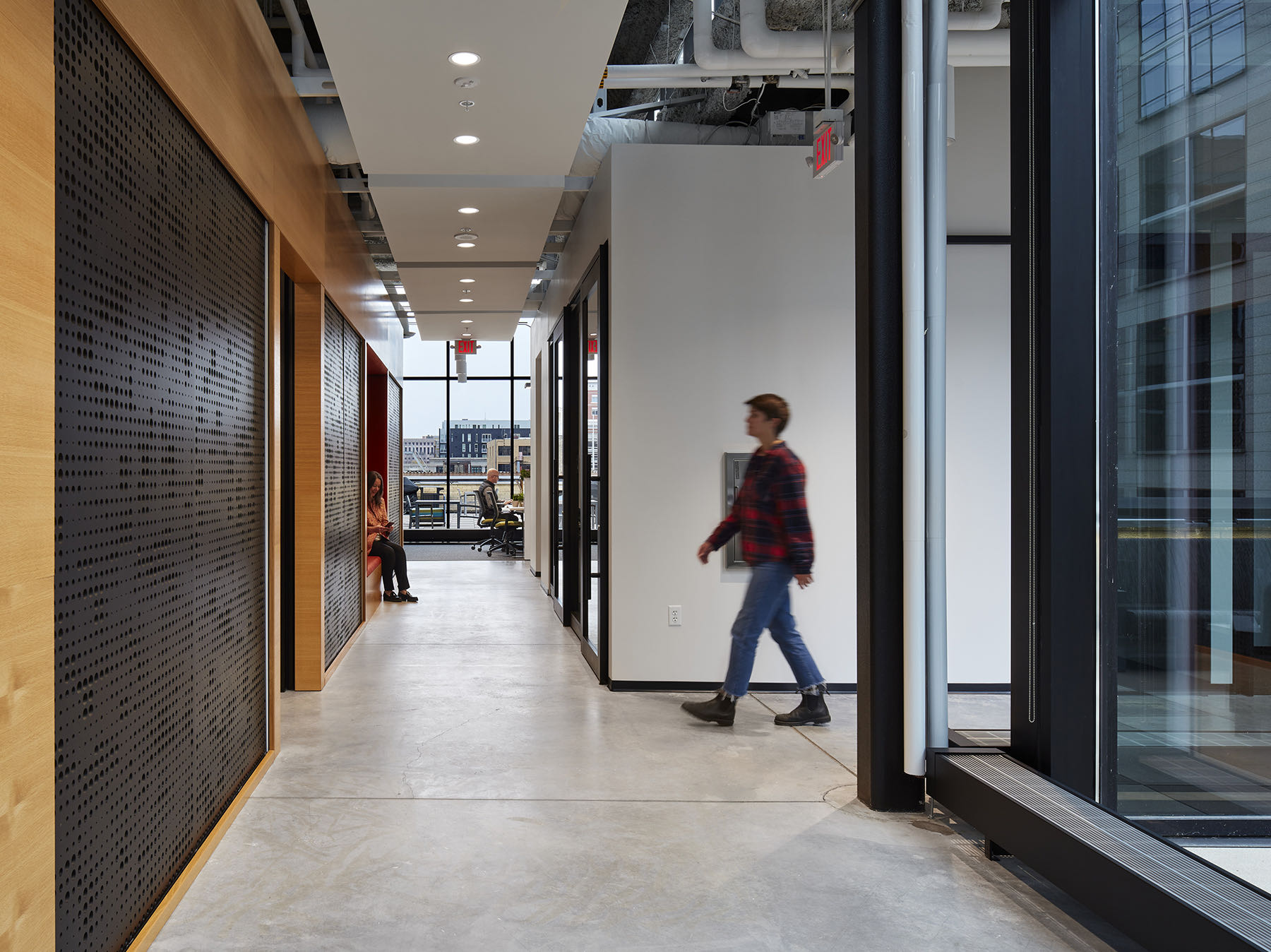 Corridor wellworth-gensler-coworking-5